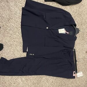 Brand new Alex Marie women’s business suit

Cost $250 brand new